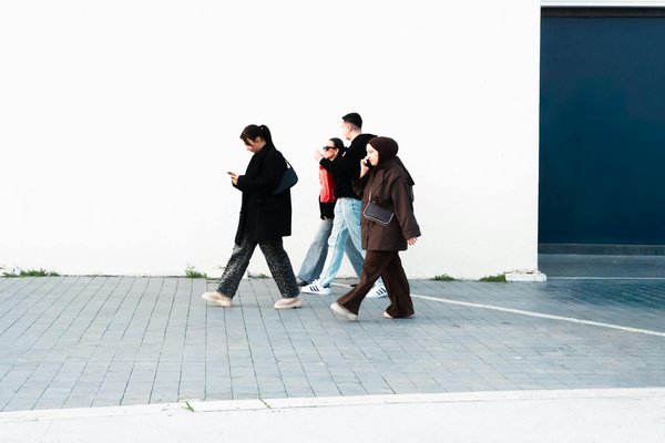 Welche MaÃŸnahmen unterstÃ¼tzen die Reduzierung von VerkehrsunfÃ¤llen durch De-Automobilisierung?